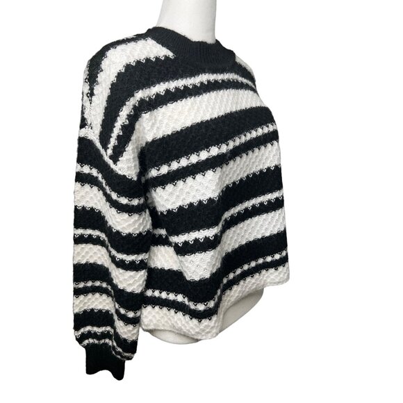 Jessica Simpson Croped Black & White Striped Textured Sweater Large - Picture 4 of 13